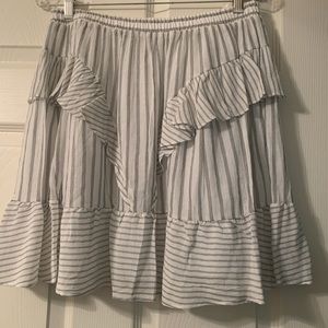 Michael Kors Black/Cream Elastic Waist Riffled Stripe Short Lined Skirt. Size M